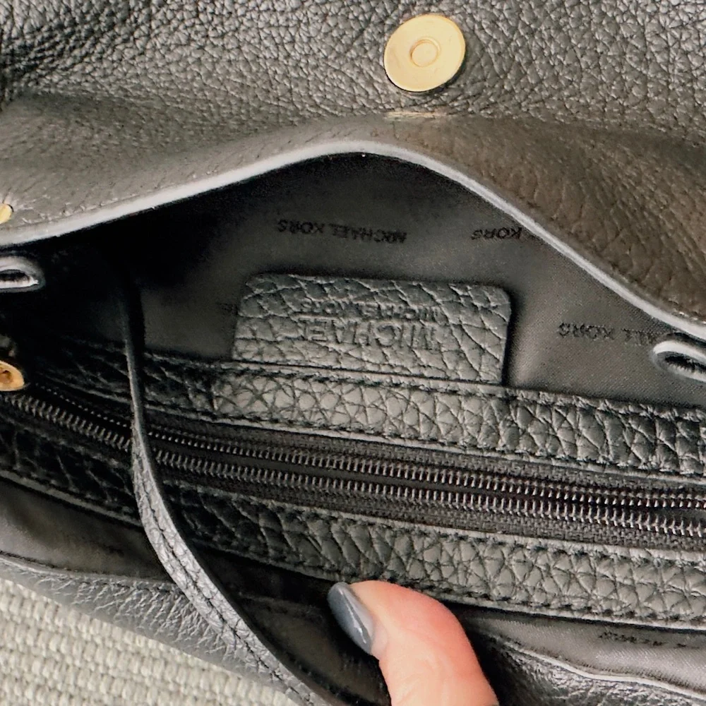 Michael Kors black pebble leather handbag crossbody. Like brand new - Picture 4 of 7